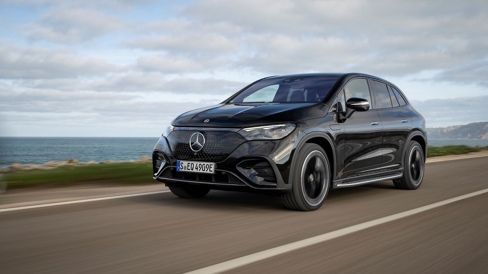 Der Mercedes-Benz EQE SUV.