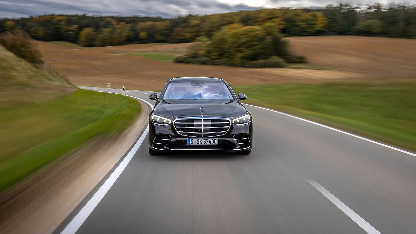 Mercedes-Benz S580.