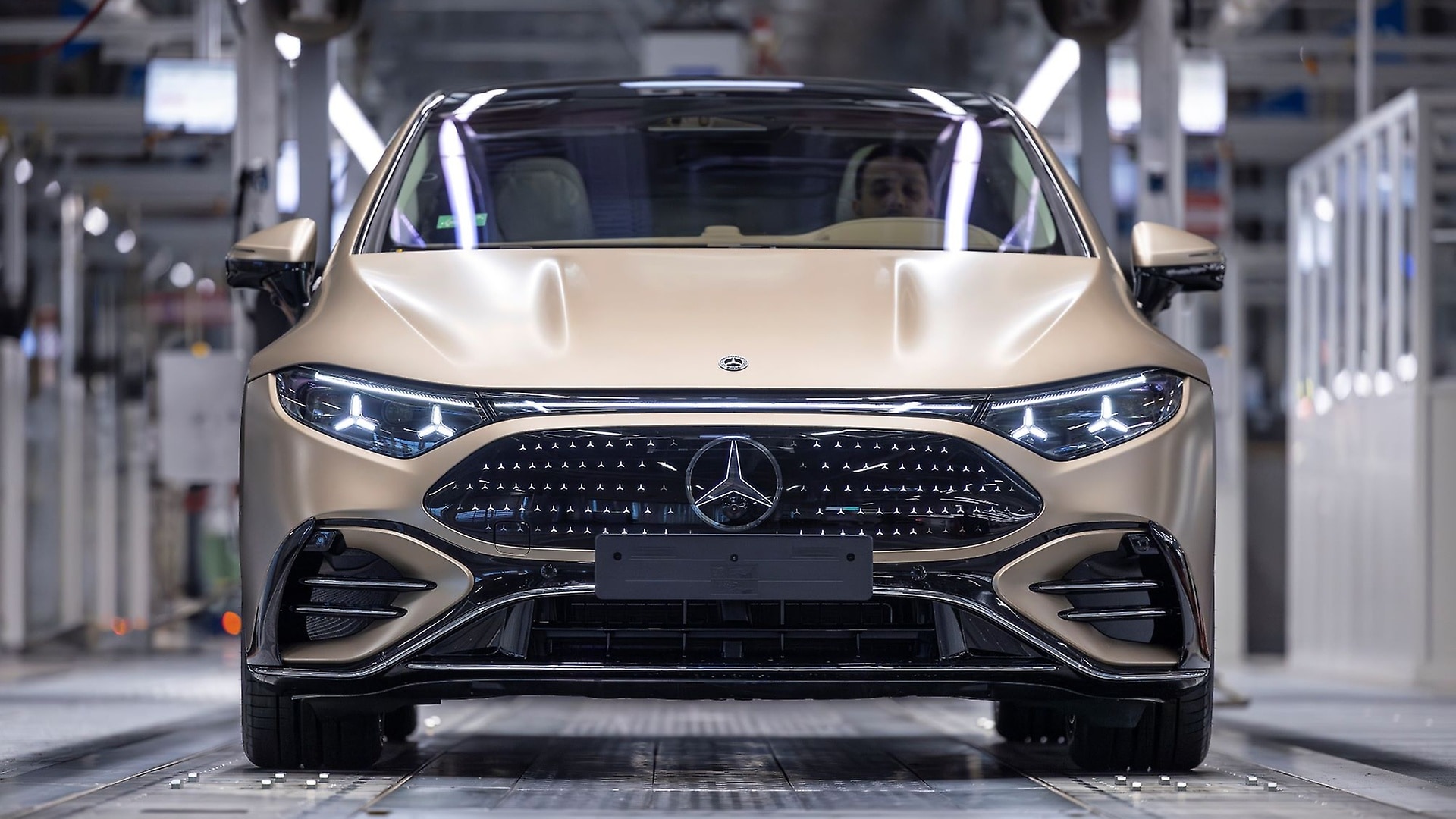 Three product launches at a single factory within just three months – a magnificent achievement by the Sindelfingen team members.