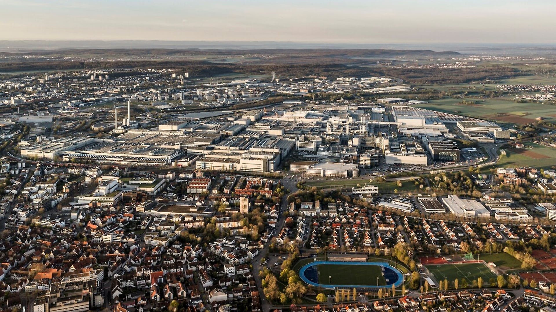 As a centre of excellence for vehicle manufacturing in the top-end segment, Sindelfingen is spearheading future production technologies.