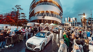 Die drei S-Klasse Limousinen kehrten nach über 65.000 Kilometern durch 55 Länder auf sechs Kontinenten nach Stuttgart zum Mercedes-Benz Museum zurück.