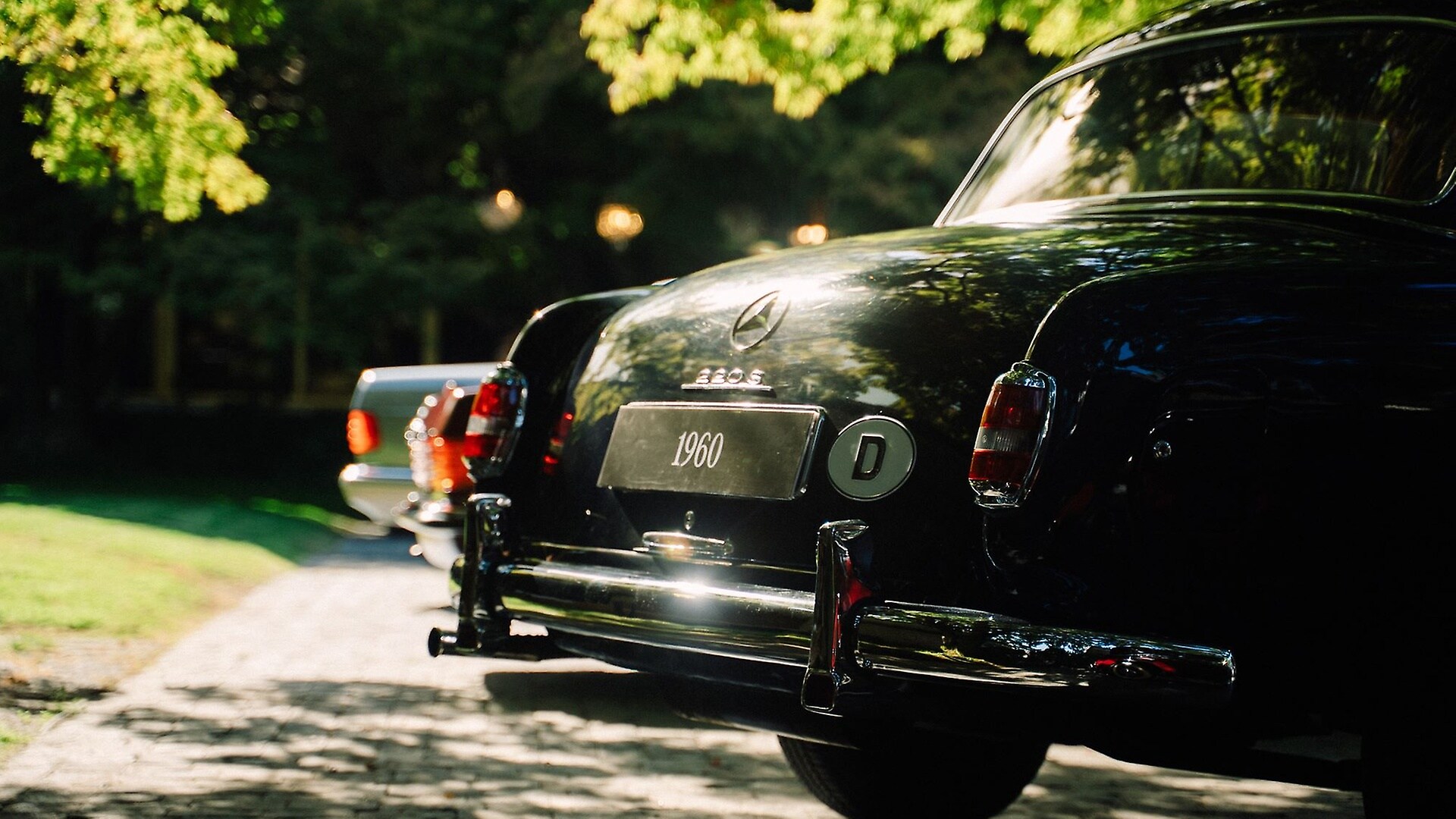 Die letzte Südamerika-Etappe der interkontinentalen Fahrt führte die neue Mercedes-Benz S-Klasse über die Anden nach Chile. Im Museo de la Moda in der Hauptstadt Santiago fand ein Event zur 140 jährigen Automobilhistorie statt.