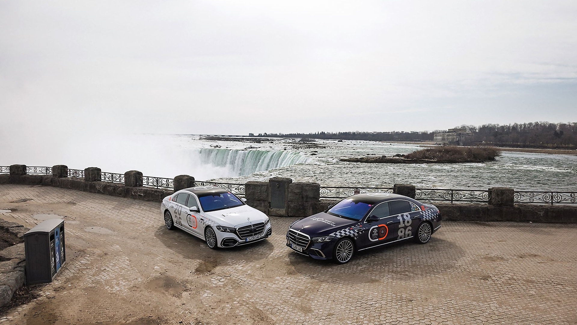 Die neue S-Klasse ist in Kanada angekommen. Erste Impressionen vom Auftaktstopp an den Niagarafällen – den Wasserfällen an der Grenze zwischen dem US‑Bundesstaat New York und der kanadischen Provinz Ontario.