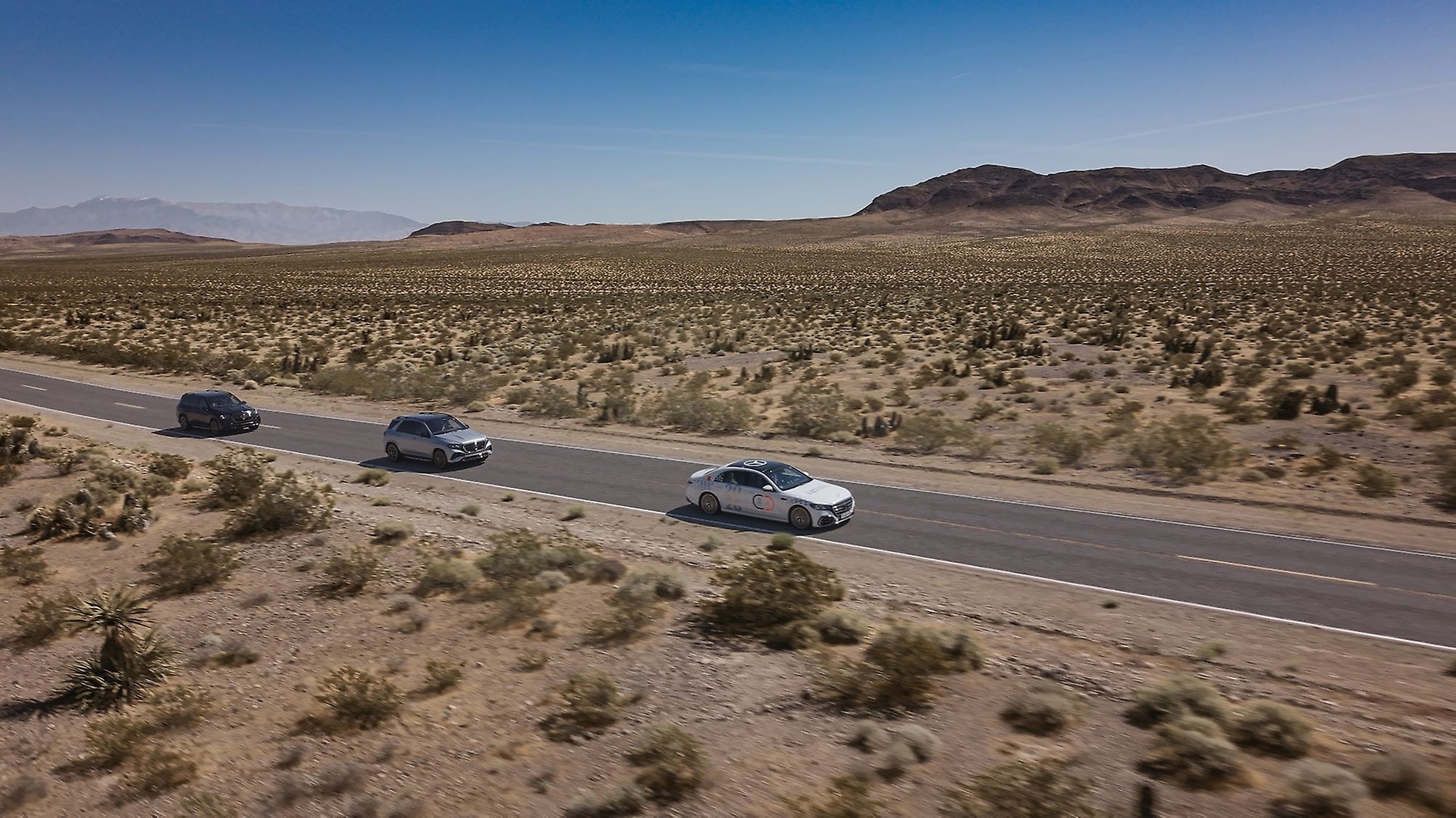 Die neue S‑Klasse auf dem Old Spanish Trail, einer historischen Handelsroute im Westen der USA, gemeinsam mit dem Mercedes-Benz GLS.