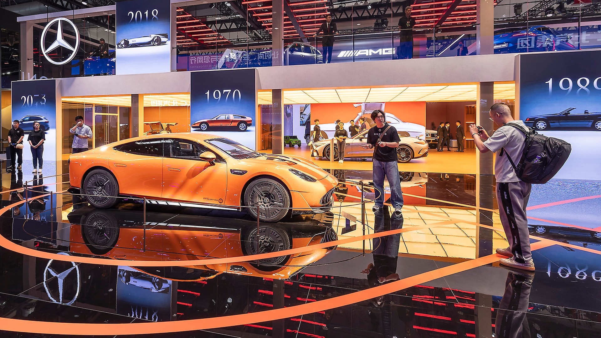 The Tomorrow XX technology programme makes its fair debut in Beijing. Building on the holistic, multi‑disciplinary approach demonstrated with VISION EQXX and CONCEPT AMG GT XX (Picture), it extends an XX technology programme across the entire product portfolio for the first time. 