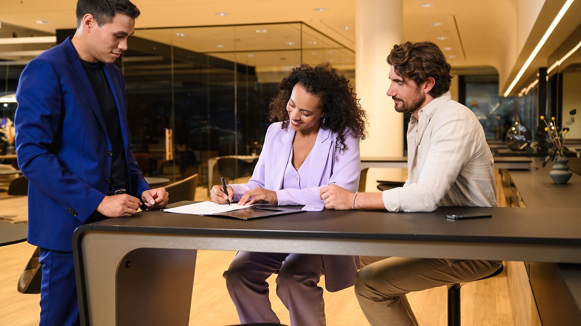 Finance and mobility solutions with the Mercedes-Benz Financial Services.