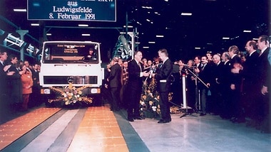 Am 8. Februar 1991 lief der erste Mercedes-Benz Lkw aus Ludwigsfelde vom Band.