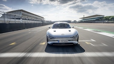 With 1,202 kilometres during the summer road trip from Untertürkheim to Silverstone, the VISION EQXX topped its own record.