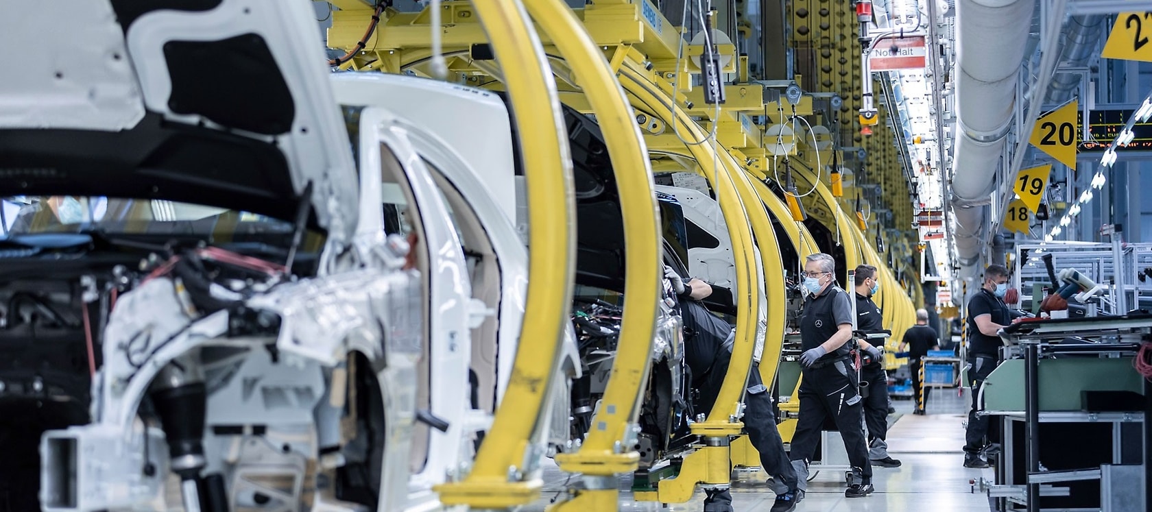 Ramp-up at Mercedes-Benz after production break: Production at the Mercedes-Benz plant in Sindelfingen is gradually running high - with comprehensive protection measures for the employees.