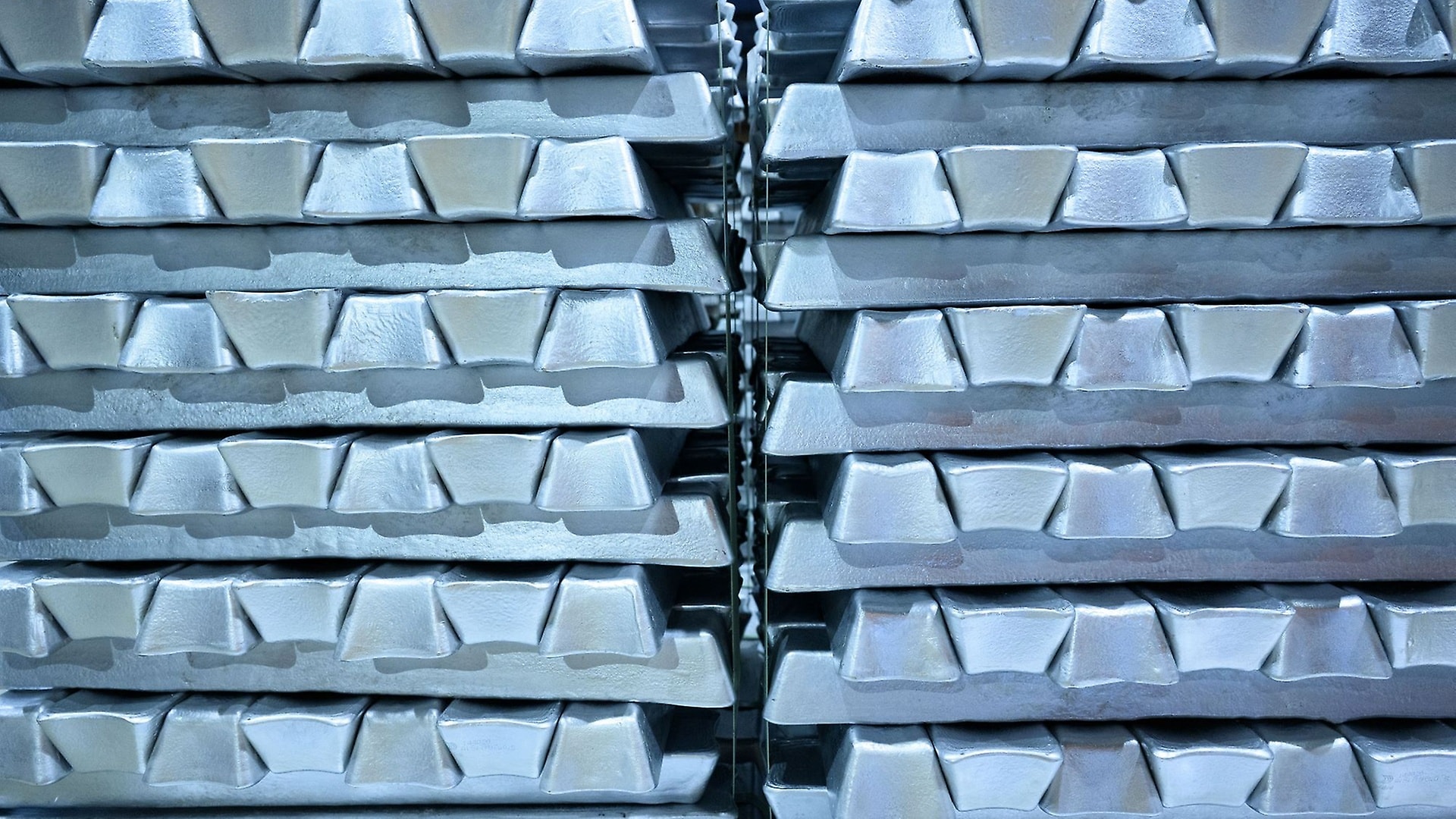 Mercedes-Benz and Hydro are intensifying their partnership to bring more low-carbon material into series production.