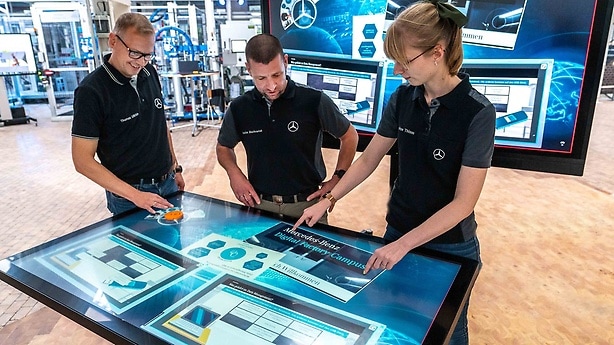 Digitalisation in Mercedes-Benz production.