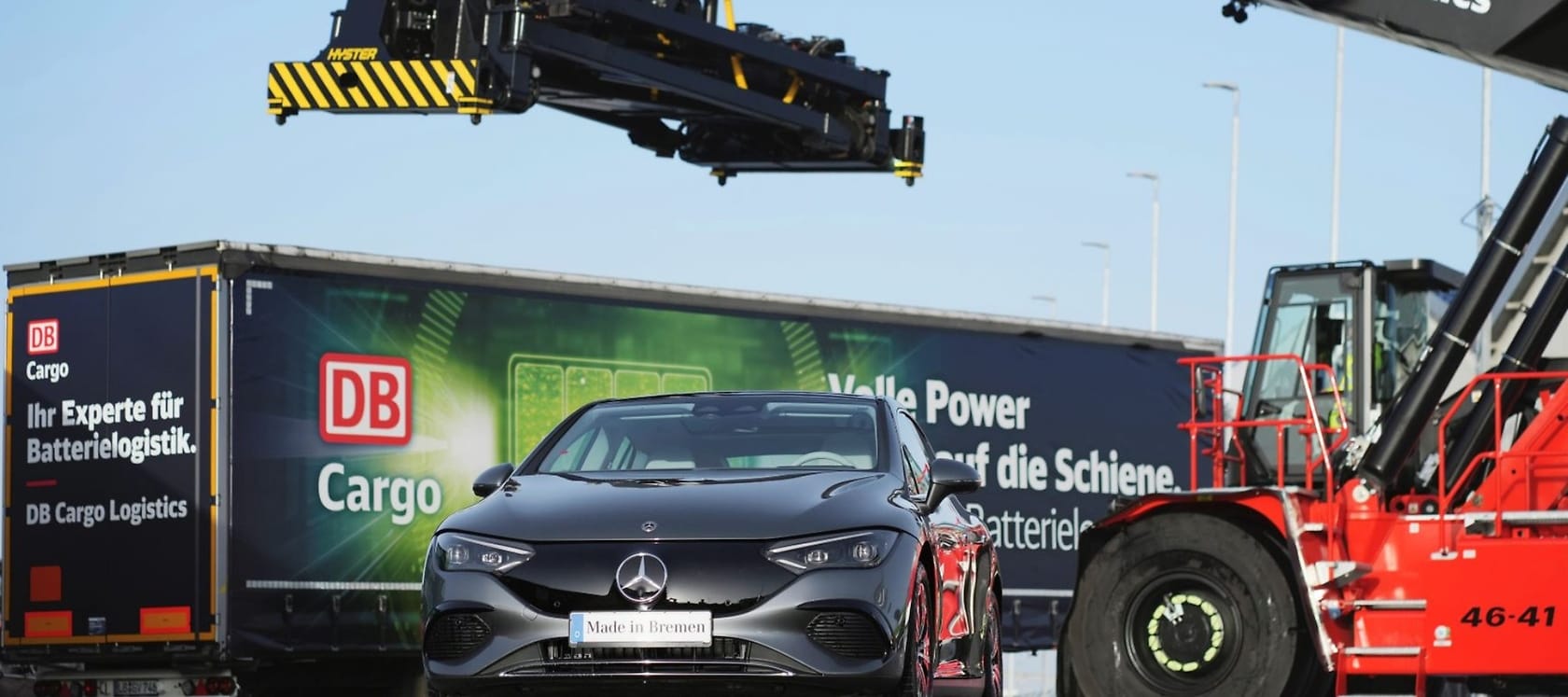 Mercedes-Benz setzt Batterien mit DB Cargo auf die grüne Schiene.