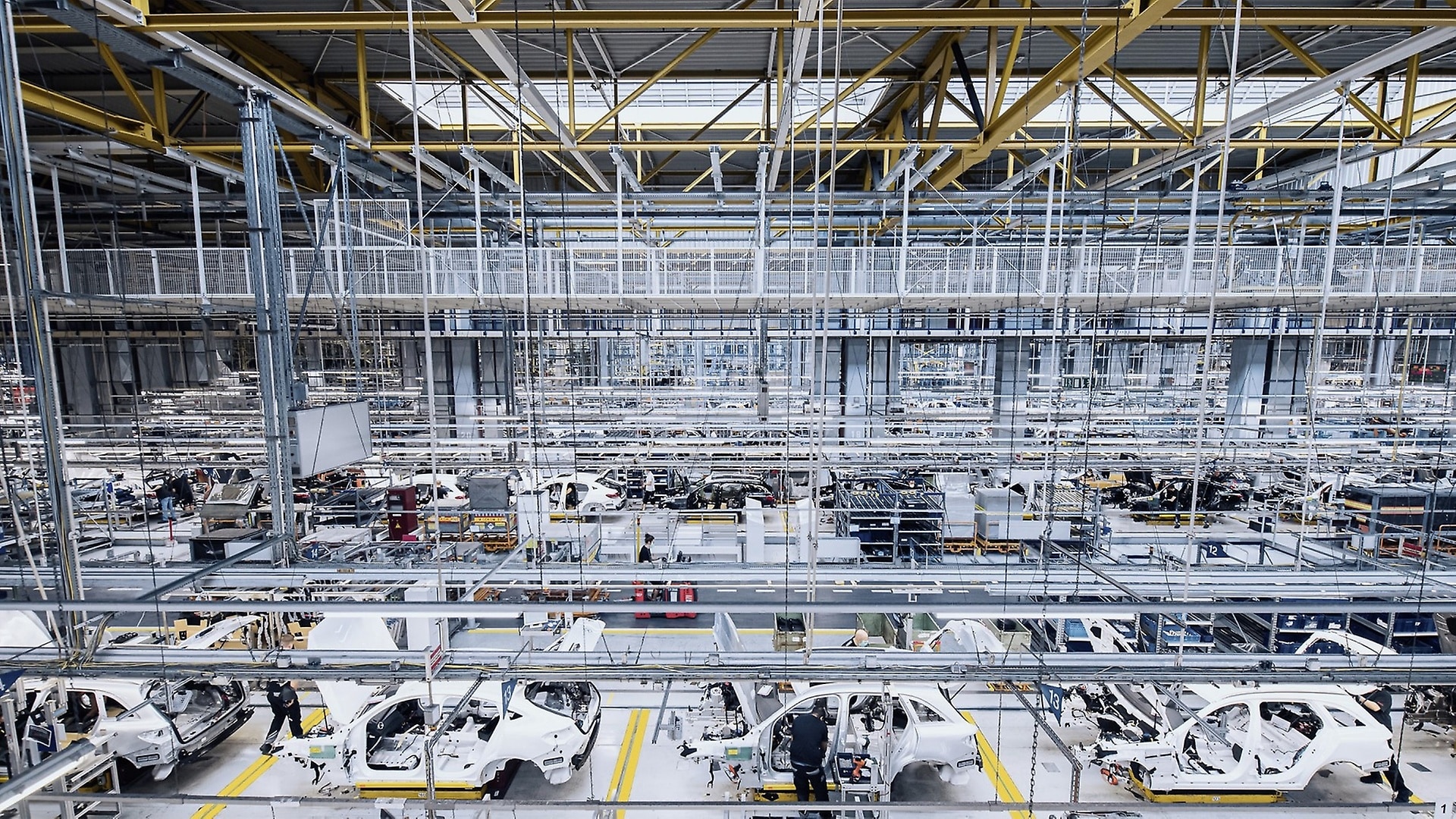 Ein Blick in die Produktion im Mercedes-Benz Werk Bremen.