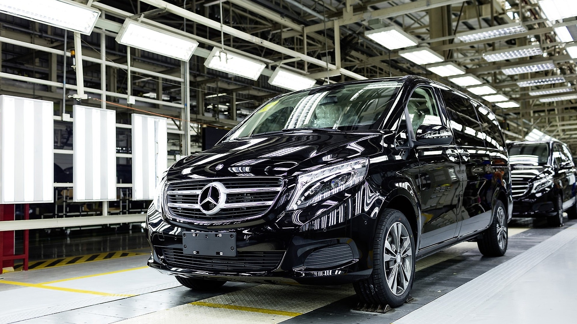 Production of the Multi-Purpose-Vehicle V-Class at the Fuzhou plant of Fujian Benz Automotive Co., Ltd. (FBAC). Additionally, the midsize van Vito is locally produced “made in China for China”.