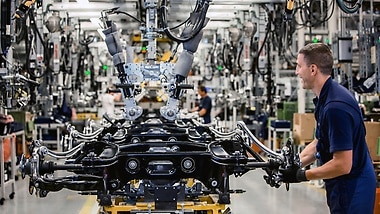 A glimpse into axle assembly at the Mercedes-Benz plant Hamburg.