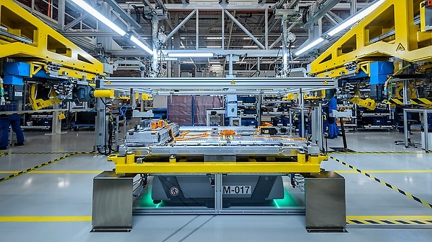 Battery production at Mercedes-Benz subsidiary Accumotive in Kamenz.