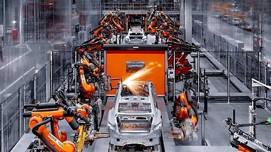 Next Level Production: Einblick in die Produktion im Mercedes-Benz Werk Kecskemét. 