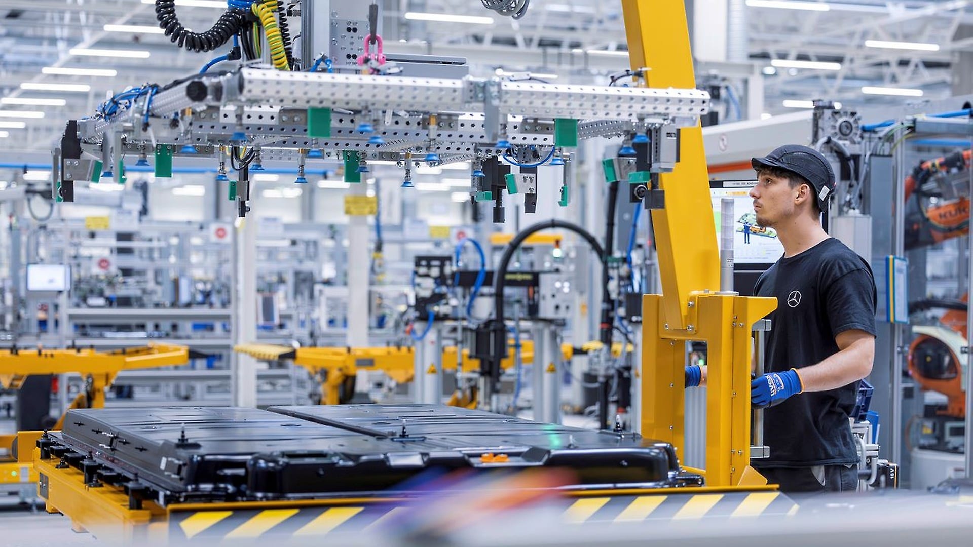 Local-for-Local: In-house battery assembly for the electric models built at the site shortens distances and delivery times.