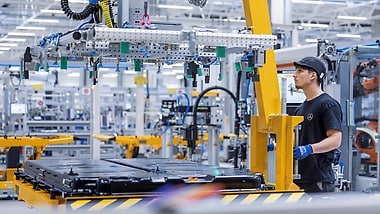 Local-for-Local: In-house battery assembly for the electric models built at the site shortens distances and delivery times.