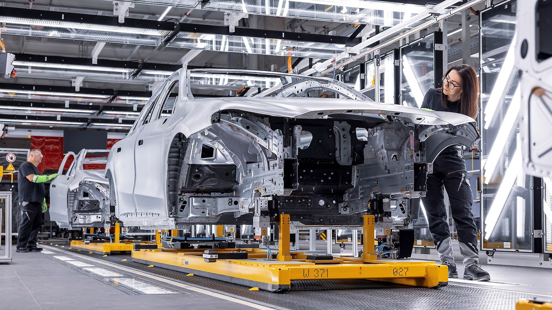 Flexible Produktionsachsen mit weiteren deutschen Werken werden implementiert – beispielsweise für den elektrischen GLC.