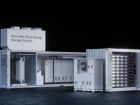Das Mercedes-Benz Energiespeichersystem kann als Inhouse-Lösung oder in Containerform individuell angepasst werden.