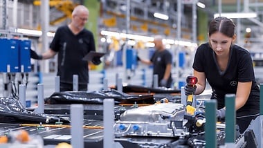 Die elektrischen Antriebseinheiten und Achsen des neuen GLA kommen aus Untertürkheim mit seinen Werkteilen Mettingen und Hedelfingen.