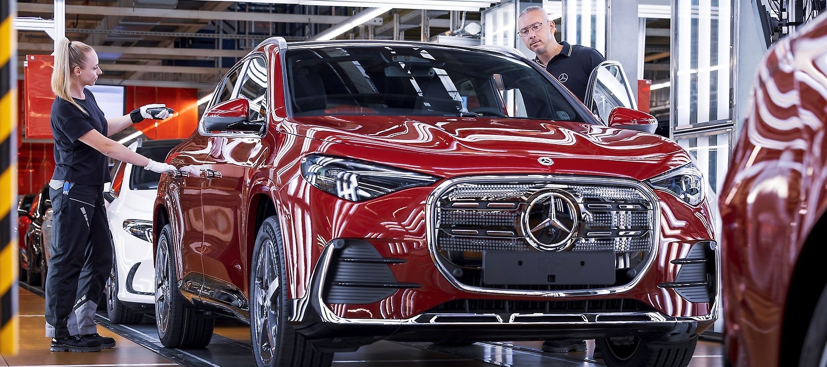 Das neue GLA-Modell rollt vom Band.