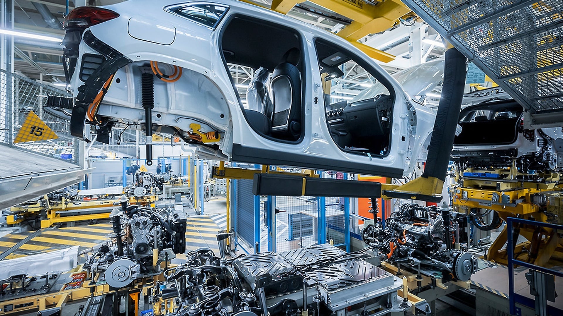 Ein Blick in die Produktion im Mercedes-Benz Werk Rastatt.