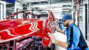 Der Bau des Werks wurde im Juli 1996 abgeschlossen, der Betrieb wurde im Januar 1997 aufgenommen. Die ersten dort montierten SUVs der M-Klasse gingen im September desselben Jahres in den USA in den Verkauf.