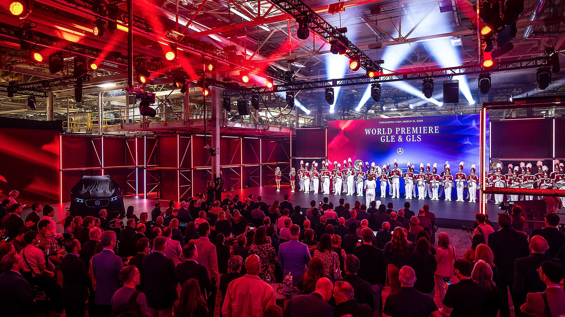 Double world premiere of GLE and GLS at the Tuscaloosa plant, musically accompanied by the Alabama Marching Band.