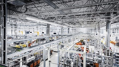 Ein Blick in die Batteriefabrik im Mercedes-Benz Werk Untertürkheim (Werkteil Brühl).