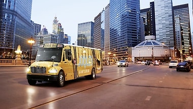 E-Mobilität bei Daimler Trucks: Präsentation der Marke E-FUSO und eines vollelektrischen Thomas Built Buses Schulbusses.