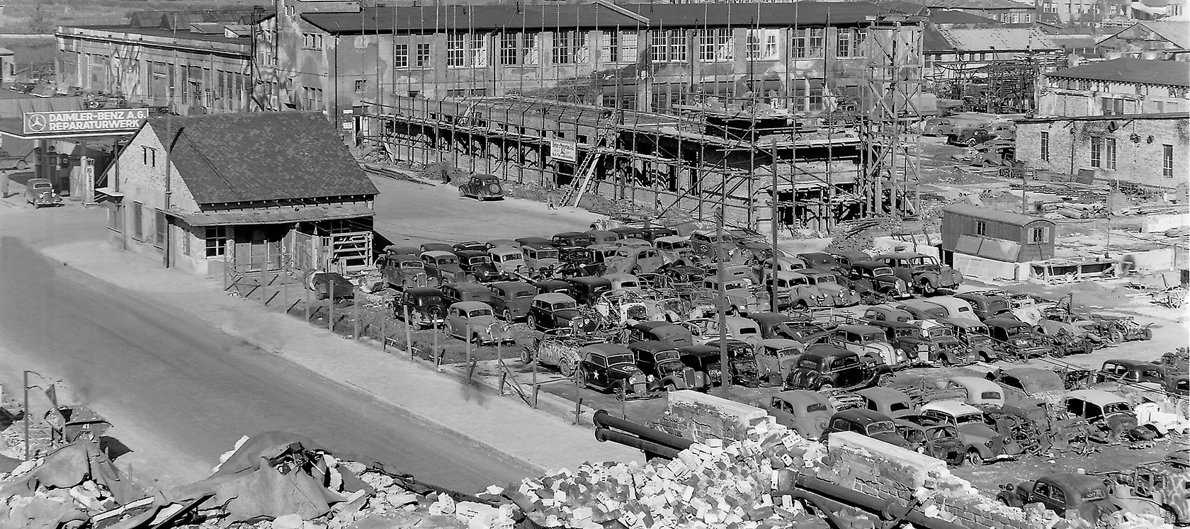 Das Reparaturwerk im kriegszerstörten Werk Untertürkheim im Jahre 1947.