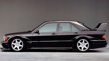 Stands out with the "EVO II" wheel: the 190 E 2.5-16 high-performance saloon.