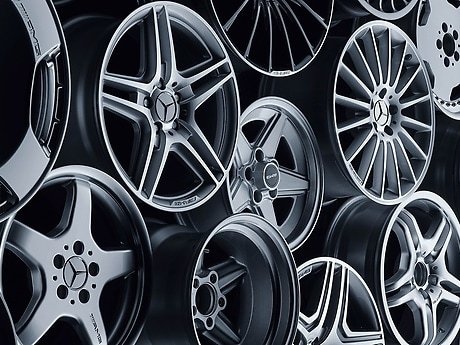 Refine the character of a vehicle: The wheels of Mercedes-Benz.