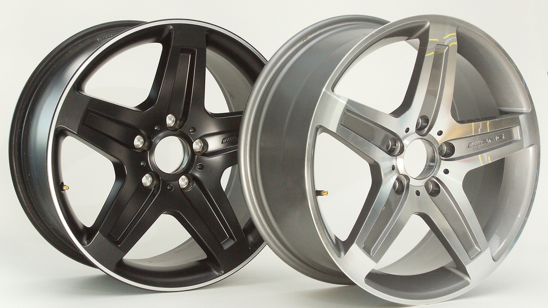  Rims after stress test: Original (left) and counterfeit (right).