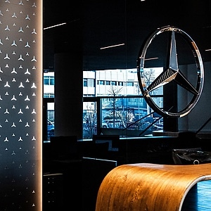 Umbenennung in Mercedes-Benz Group AG markiert Abschluss der Neuausrichtung.