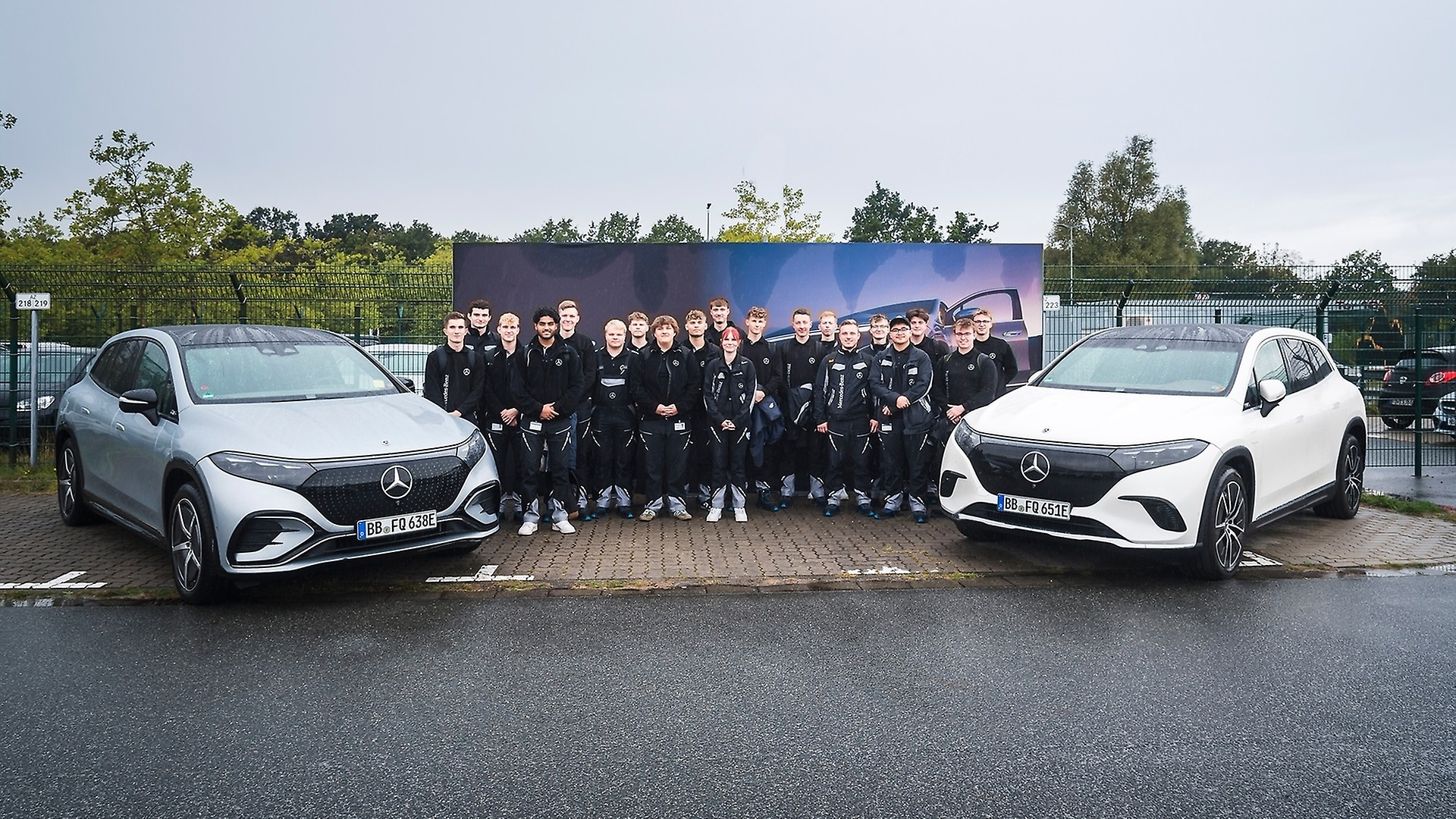 The biggest driving campaign for employees at Mercedes-Benz: "Get in!" 