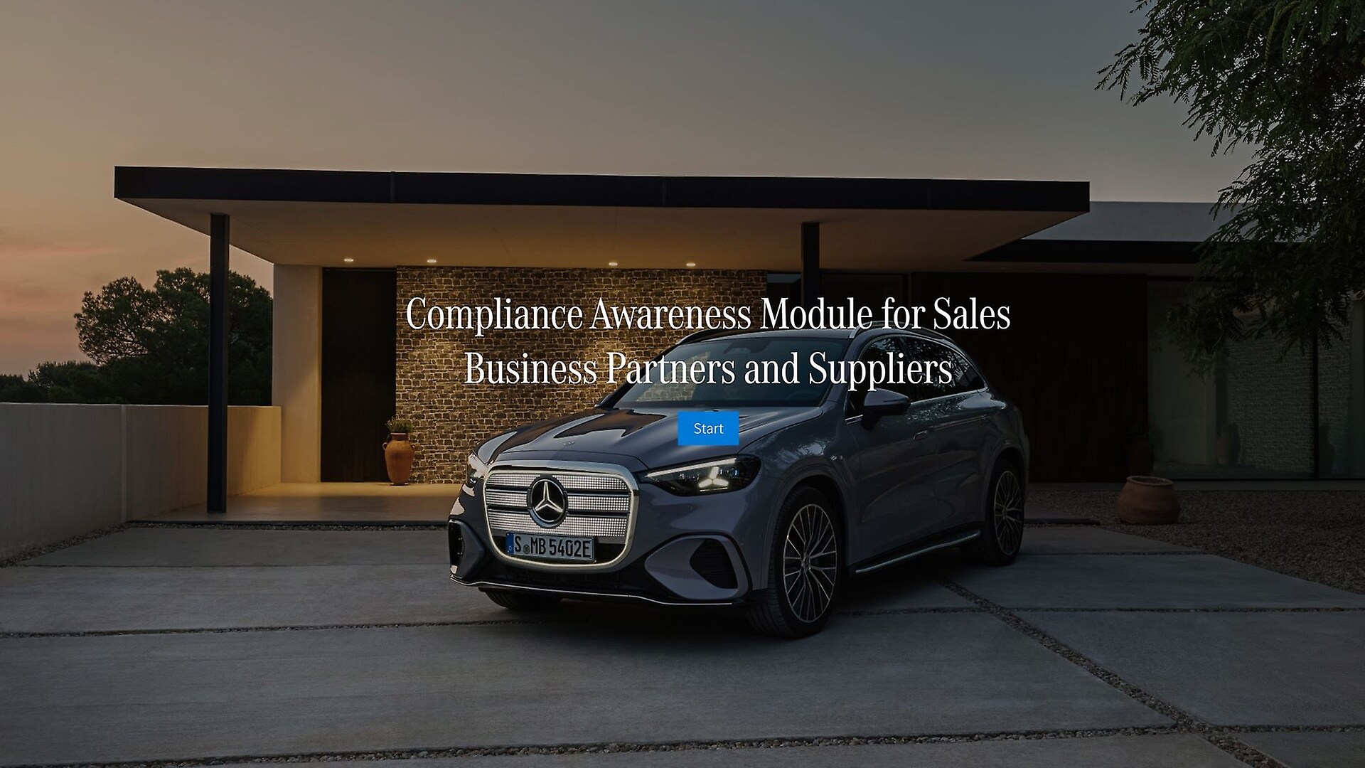 The web-based “Compliance Awareness Module“ informs our sales partners and suppliers about the principles that Mercedes-Benz follows in terms of integrity.